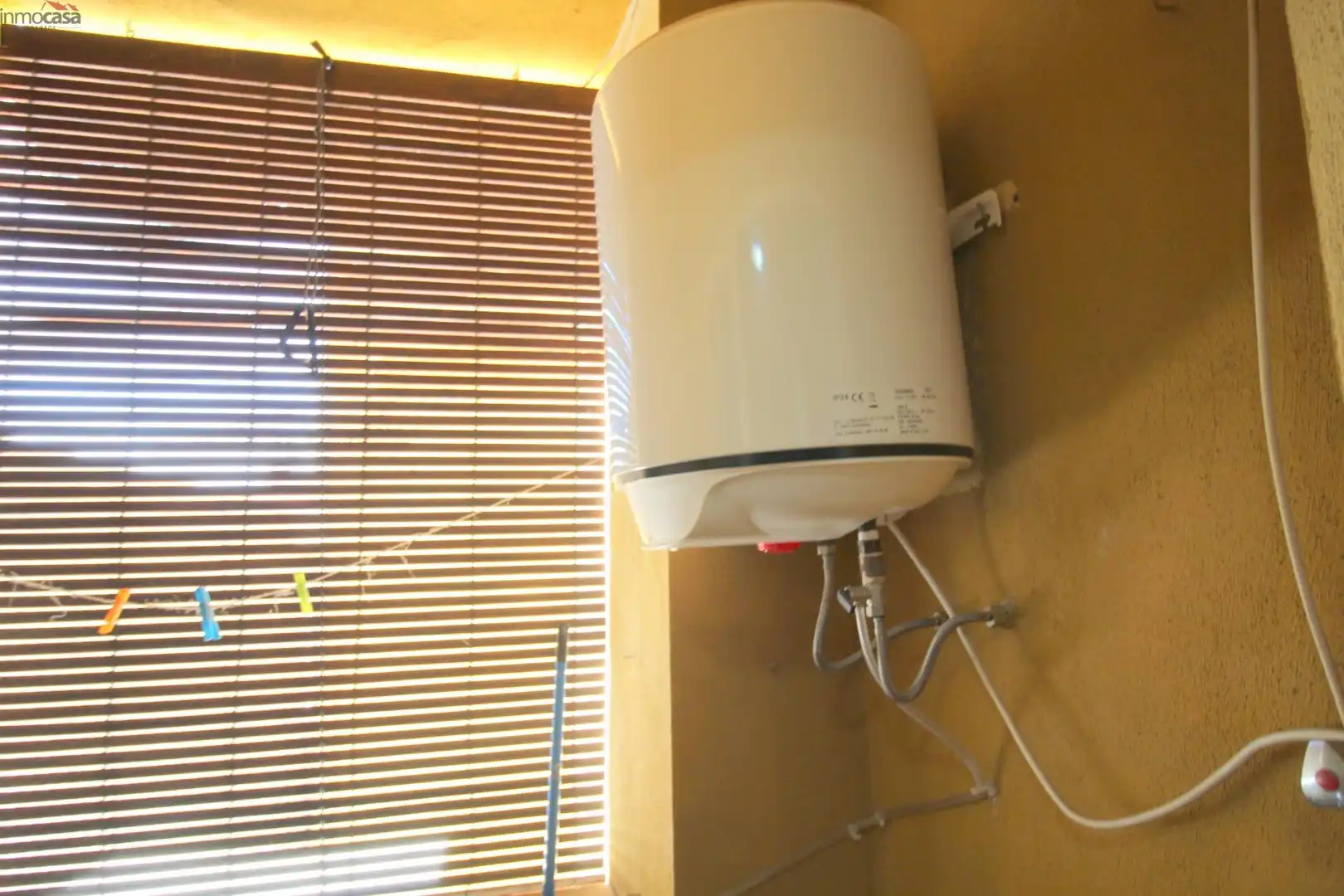 Baño de Piso de alquiler en Armilla con Aire acondicionado, Jardín privado y Amueblado