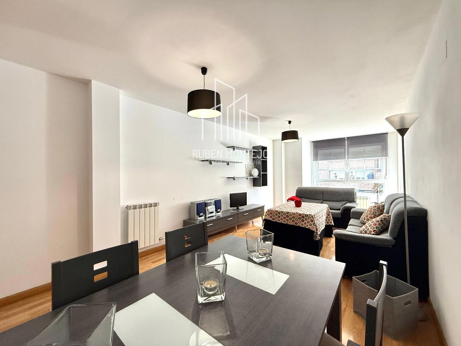Living room of Flat for sale in Béjar  with Heating, Parquet flooring and Terrace