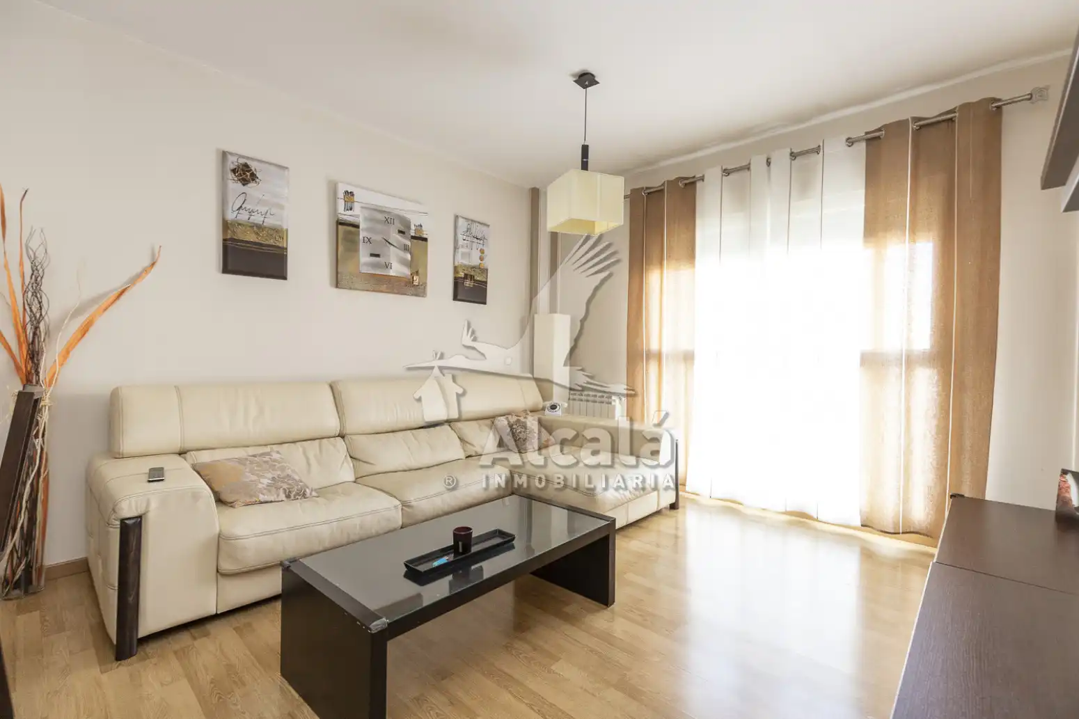 Wohnzimmer von Wohnung zum Verkauf in Alcalá de Henares mit Klimaanlage, Heizung und Privatgarten