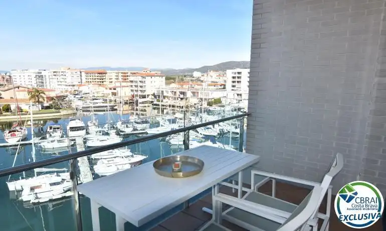 Piso con piscina en venta en Cap de la Gola 28, imagen 2