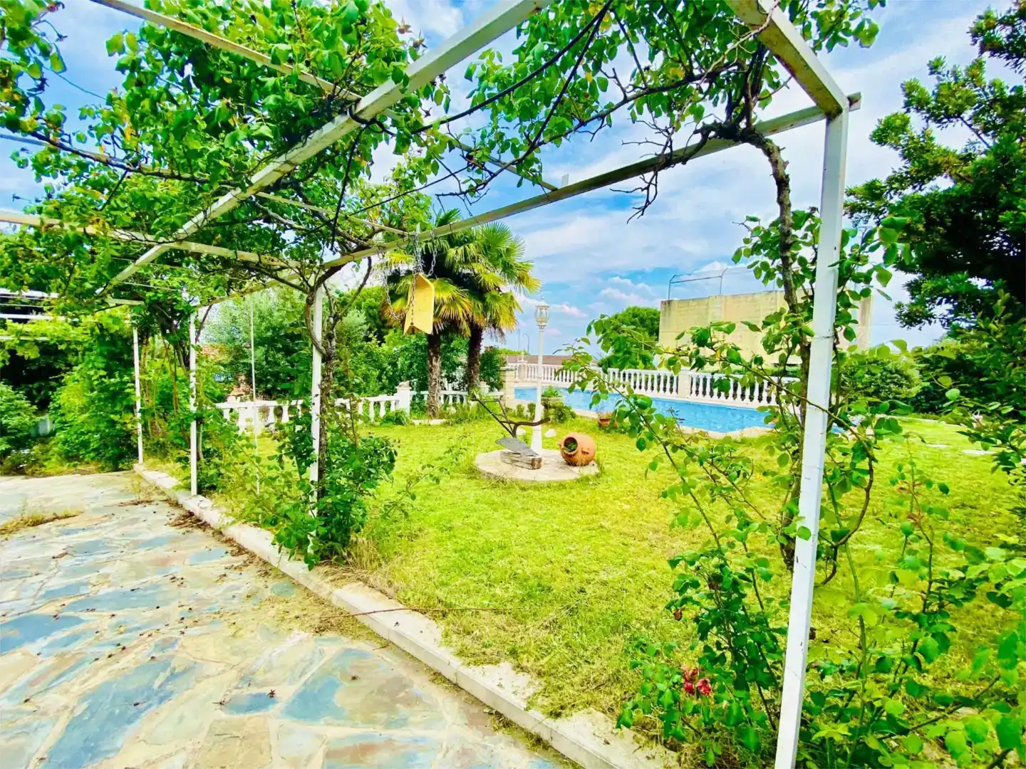 Jardí de Casa o xalet en venda en Villa del Prado amb Jardí privat, Piscina i Balcó