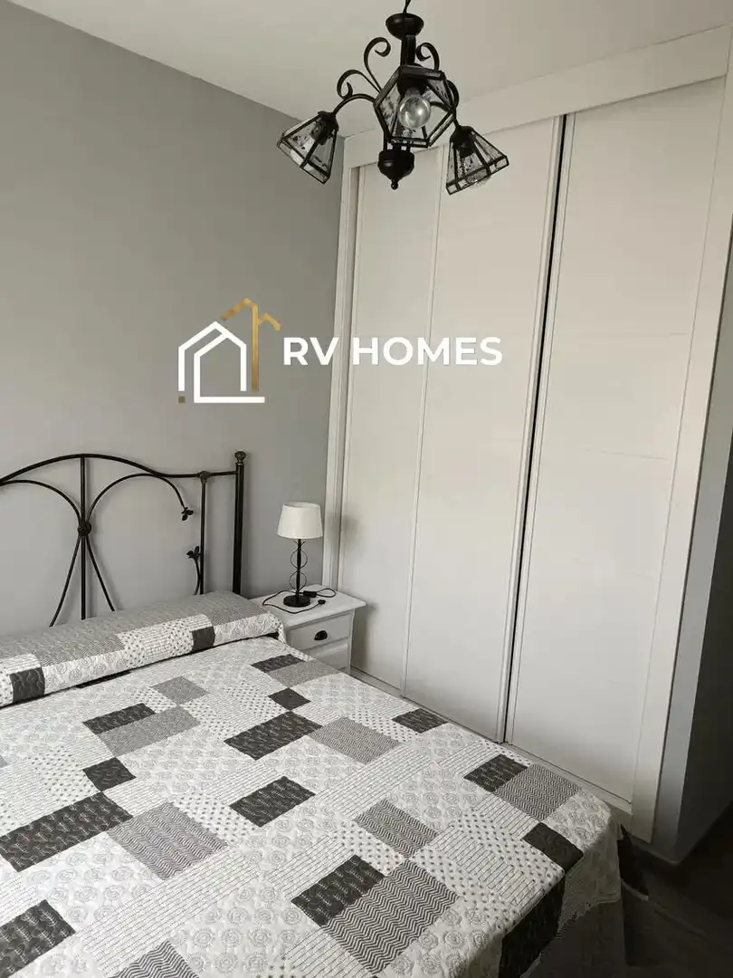 Schlafzimmer von Einfamilien-Reihenhaus zur Miete in Cáceres mit Heizung, Terrasse und Möbliert
