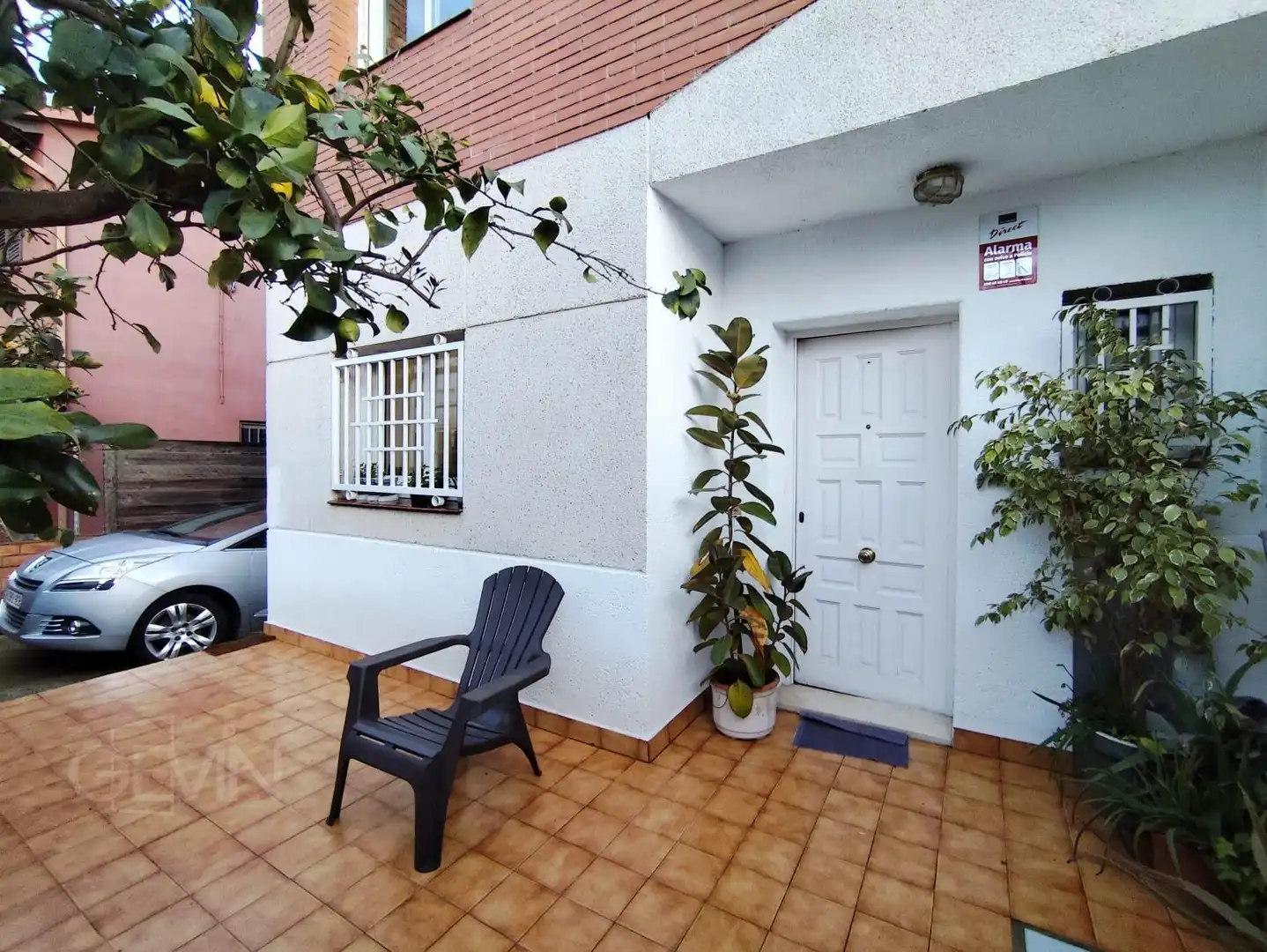 Vista exterior de Casa adosada en venda en Santa Perpètua de Mogoda amb Calefacció, Jardí privat i Terrassa