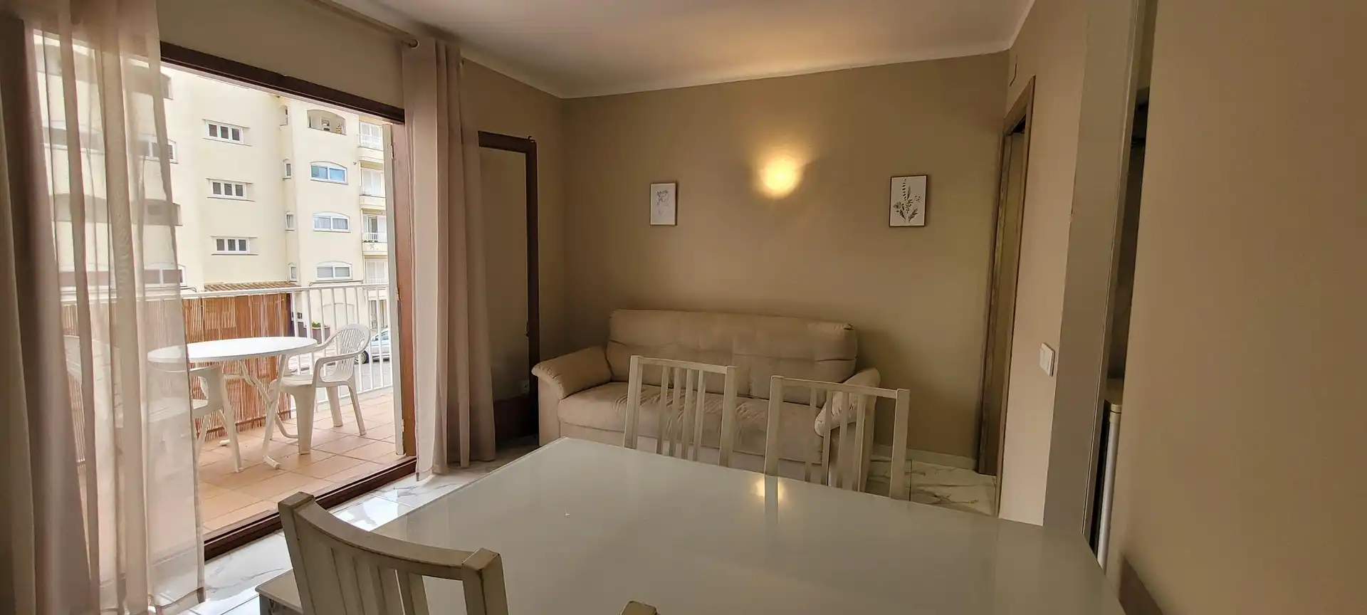 Sala de estar de Piso en venta en L'Estartit con Terraza