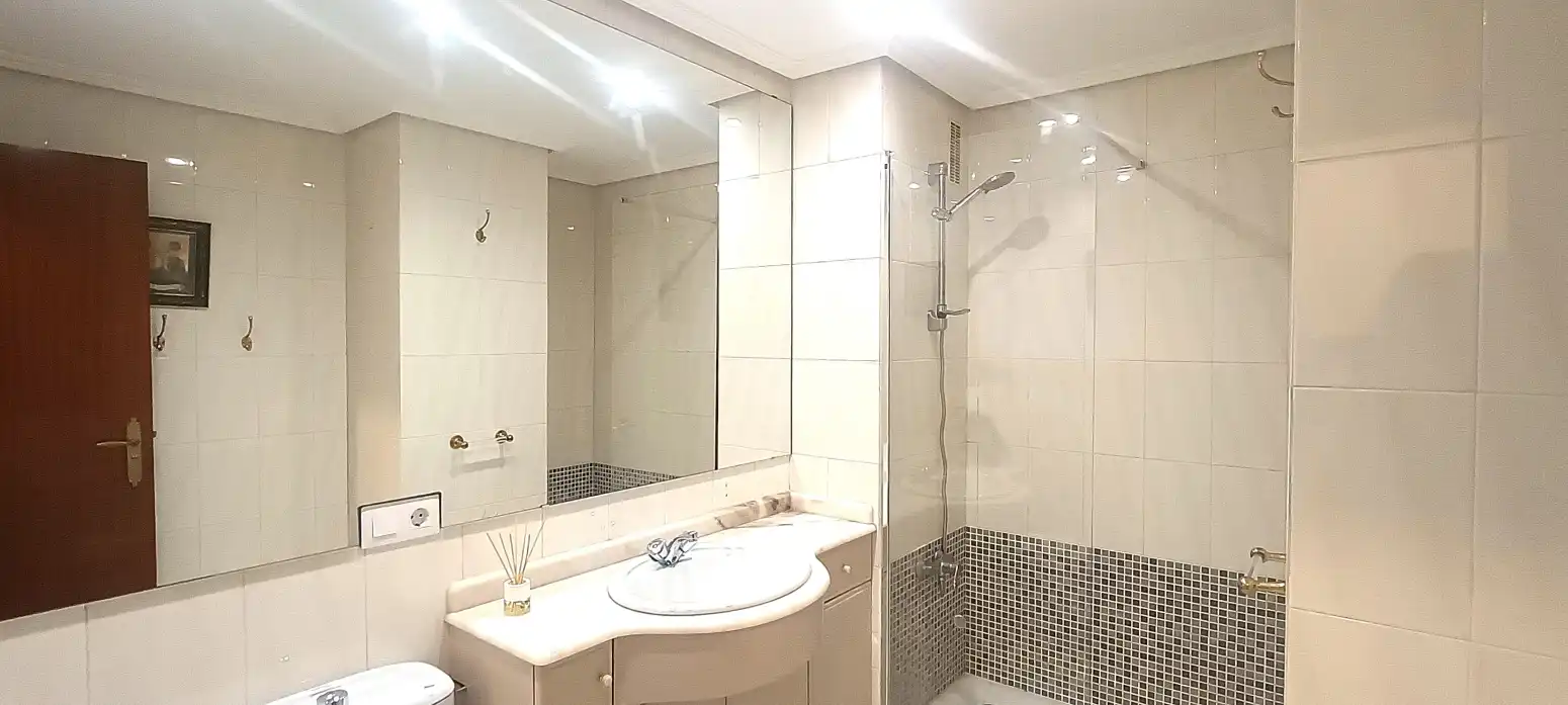 Bathroom of Flat for rent in Burlada / Burlata  with Heating, Parquet flooring and Terrace