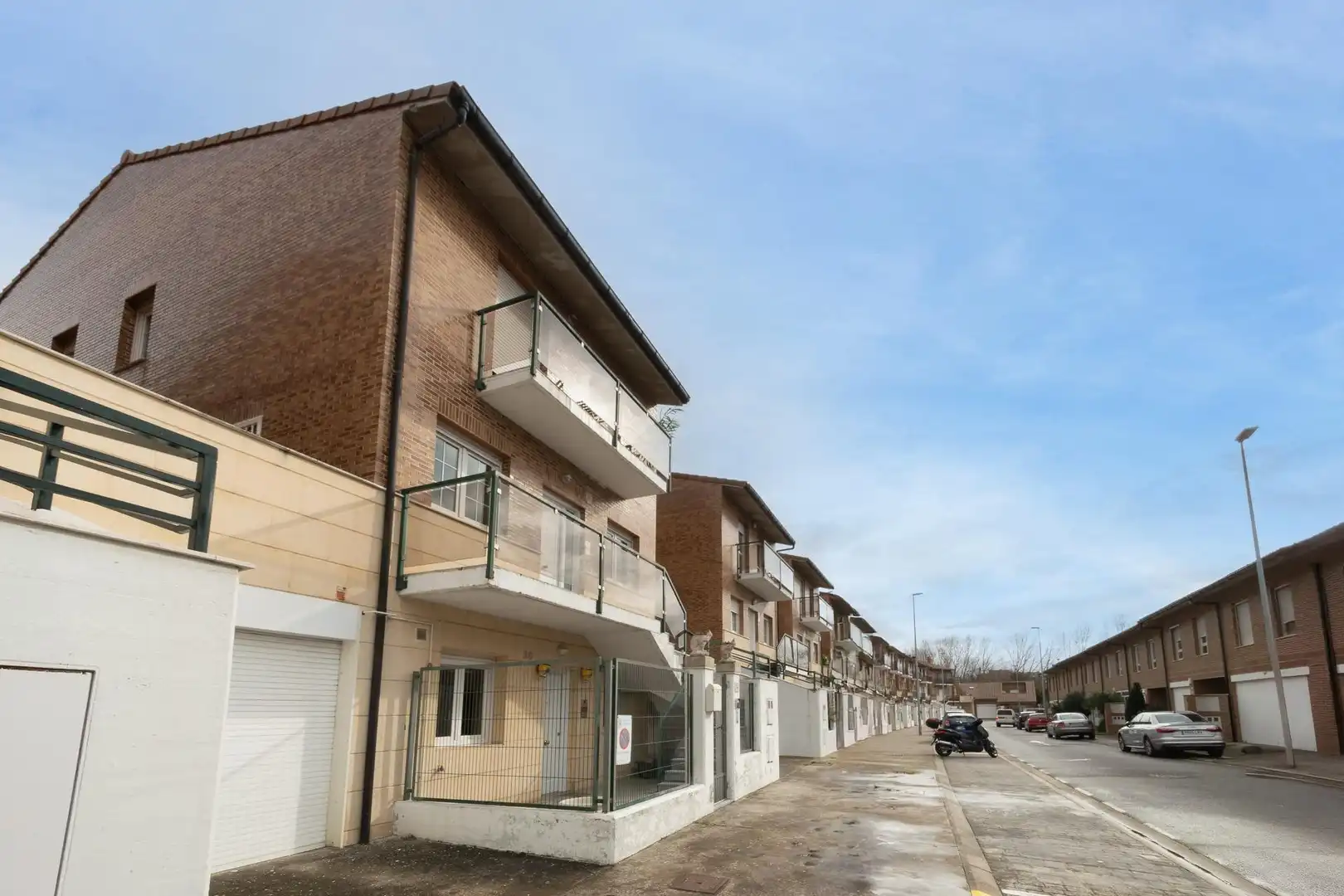 Vista exterior de Casa o chalet en venta en Huarte / Uharte con Calefacción, Jardín privado y Terraza