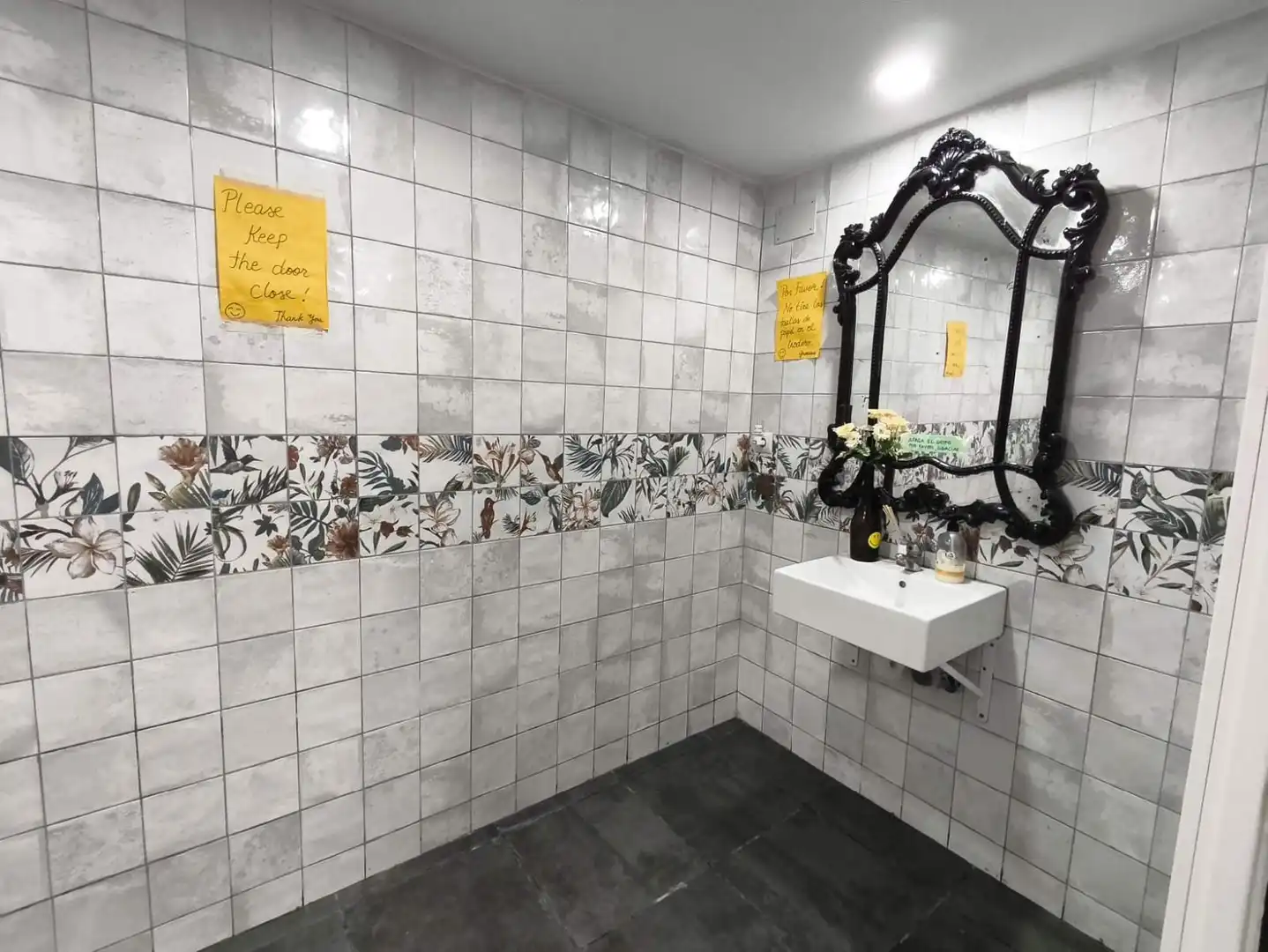 Business premises for transfer in Sants - Montjuïc, imagen 12