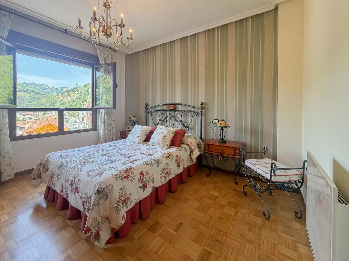 Habitación de Piso en venta en Mieres (Asturias) con Calefacción, Parquet y Amueblado