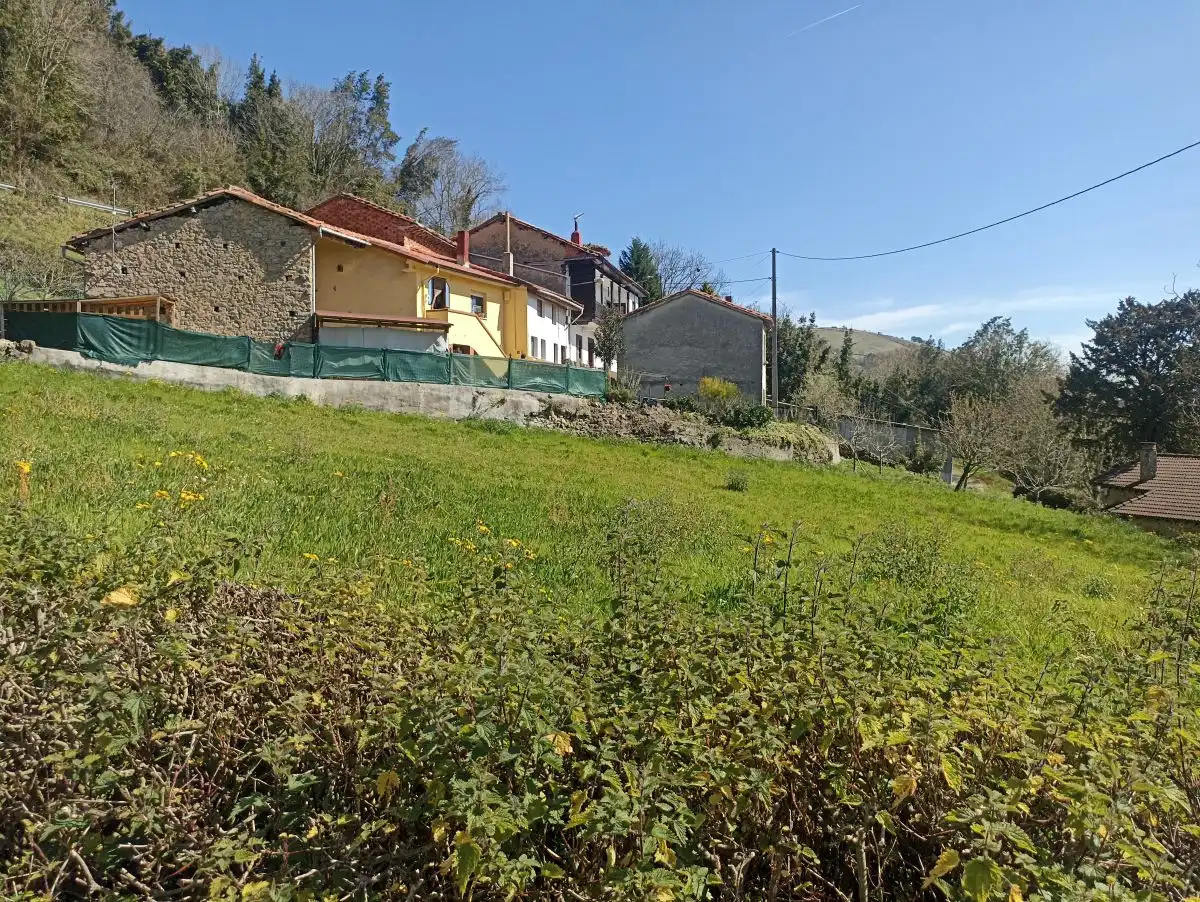 Residential zum Verkauf in Sariego