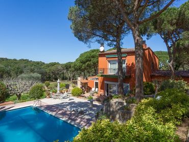 Xalet amb piscina en venda a menorca