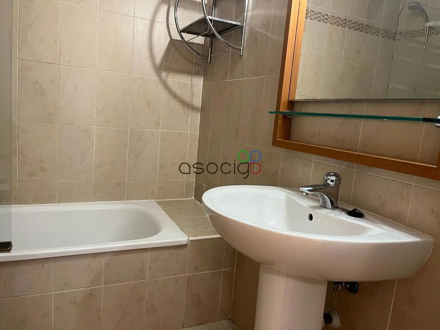 Baño de Piso en venta en Guadalajara con Calefacción y Trastero