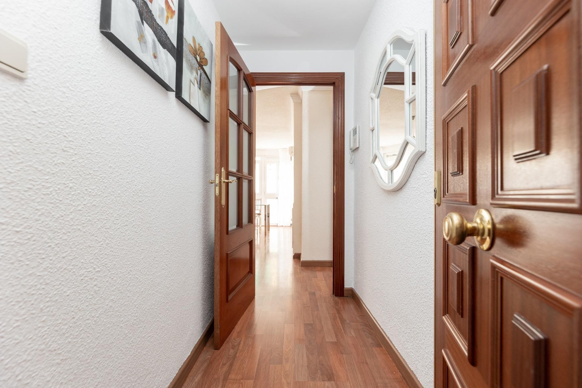 Flat for sale in  Granada Capital
