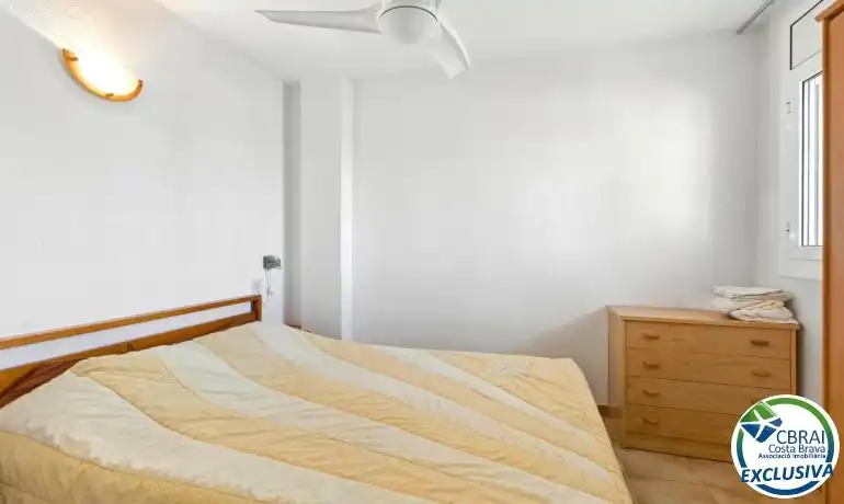 Dormitori de Àtic en venda en Empuriabrava amb Calefacció, Jardí privat i Moblat