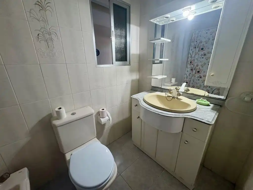 Bathroom of Flat for rent in Córdoba  with Balcony
