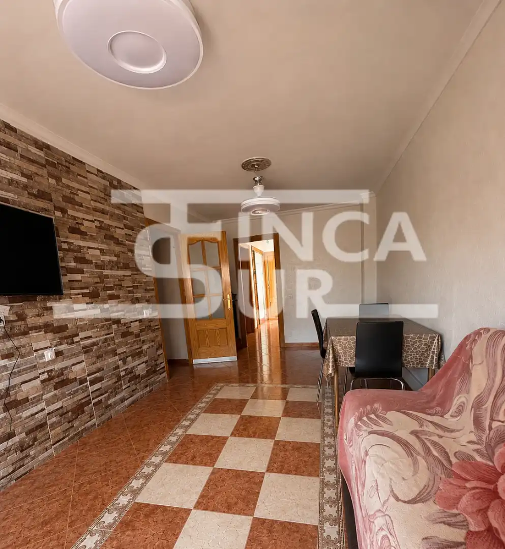 Sala de estar de Apartamento en venta en Roquetas de Mar con Terraza y Amueblado