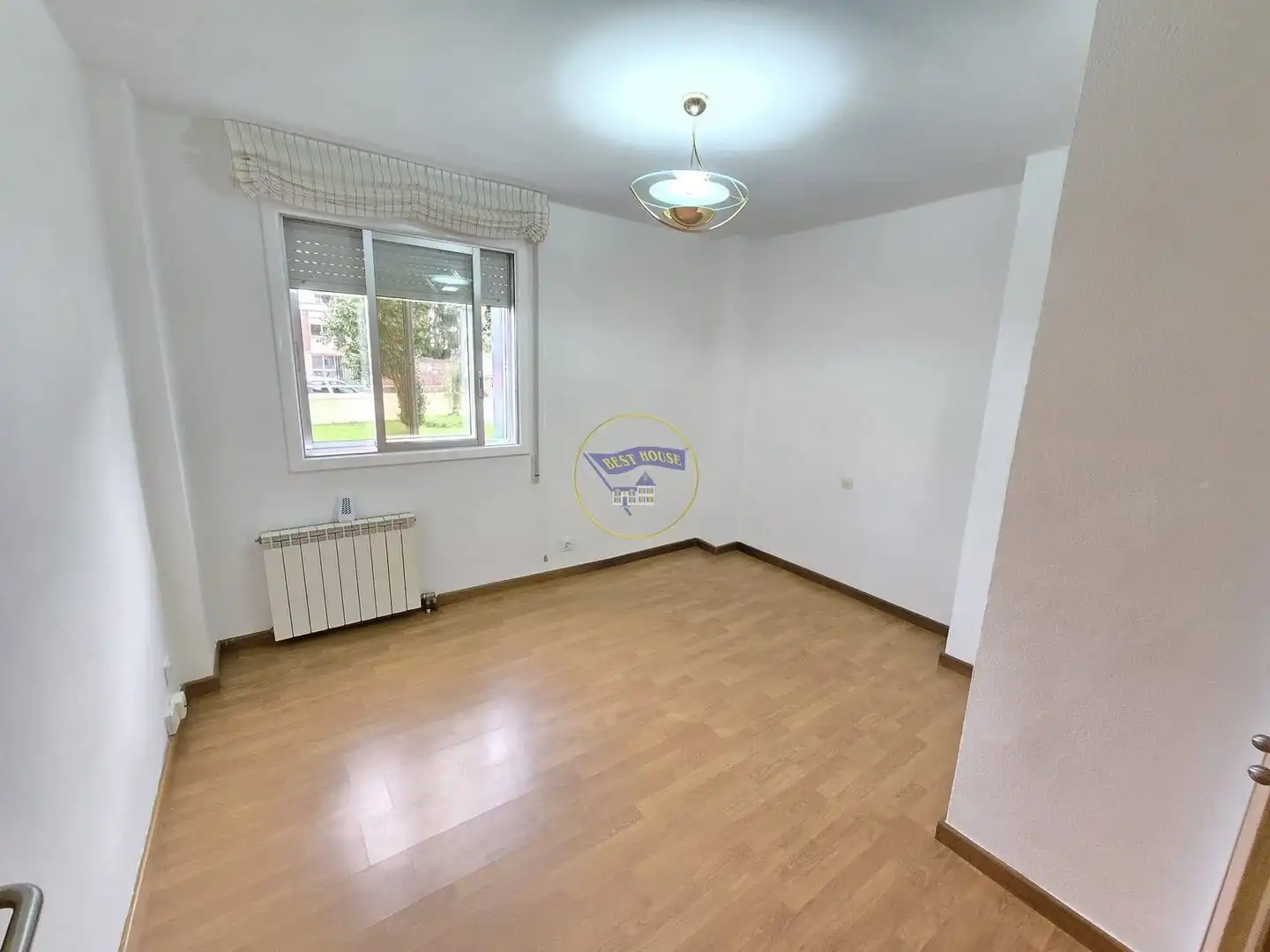 Habitación de Piso en venta en Vigo  con Calefacción