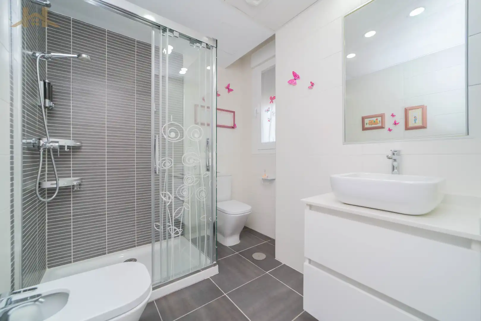 Bathroom of Detached homes for sale in Villaviciosa de Odón  with Air Conditioner, Heating and Private garden
