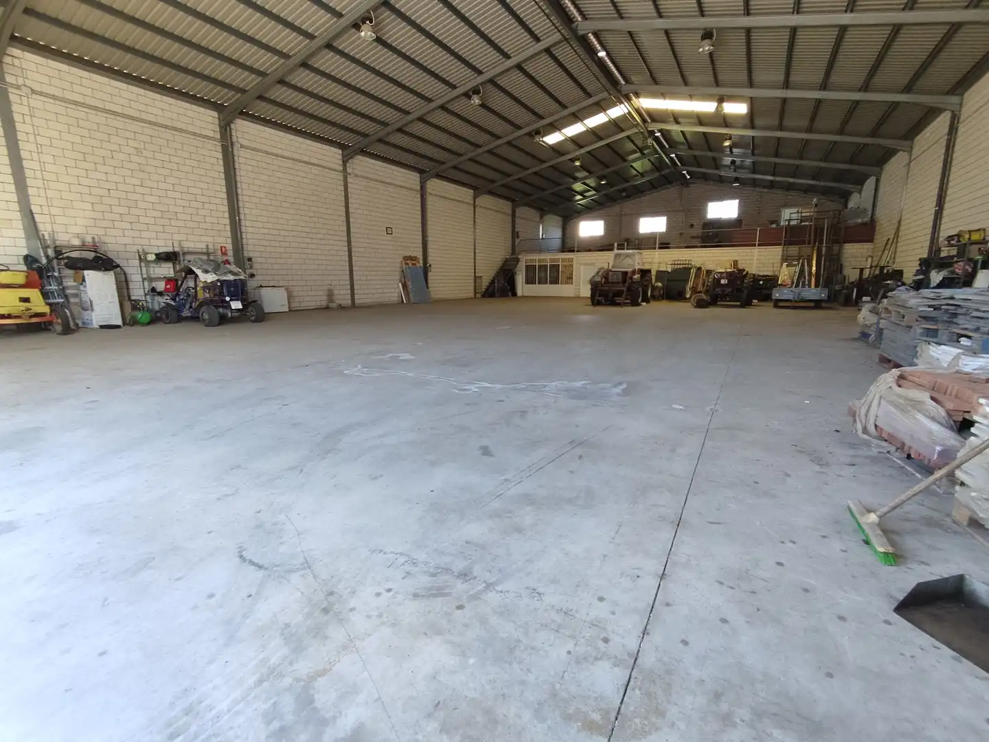 Nau industrial en venda a Burguillos del Cerro, imagen 4