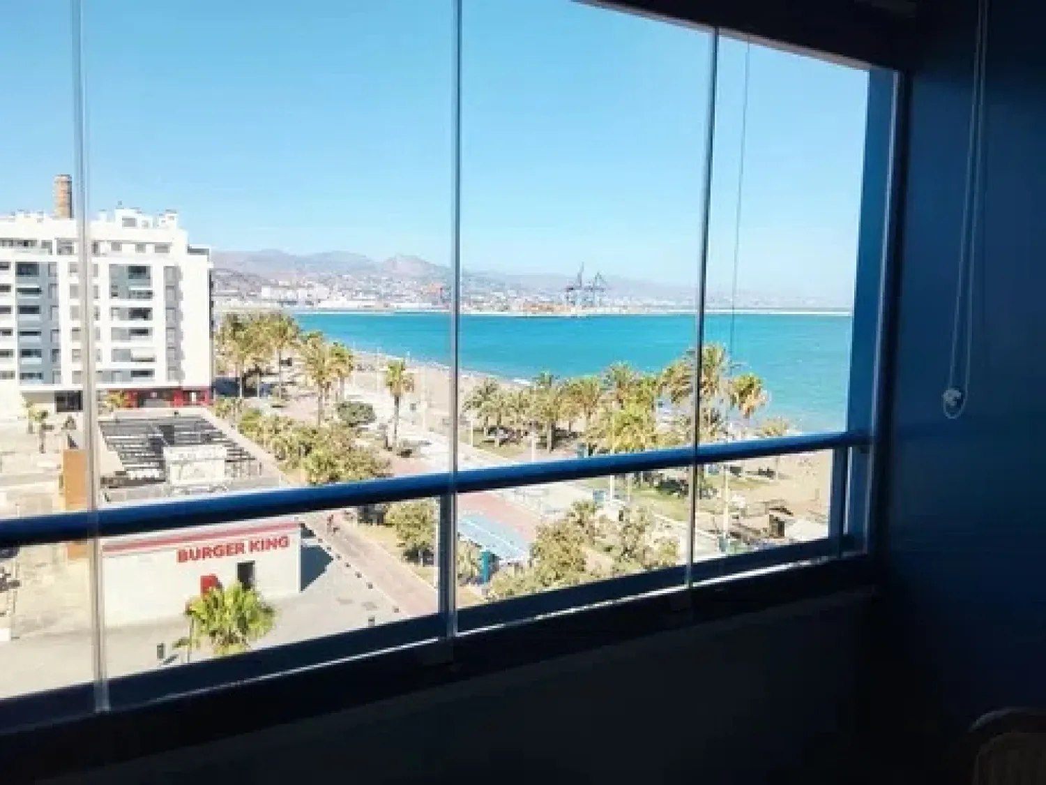 Habitación de Piso de alquiler en Málaga Capital con Aire acondicionado, Amueblado y Lavadora