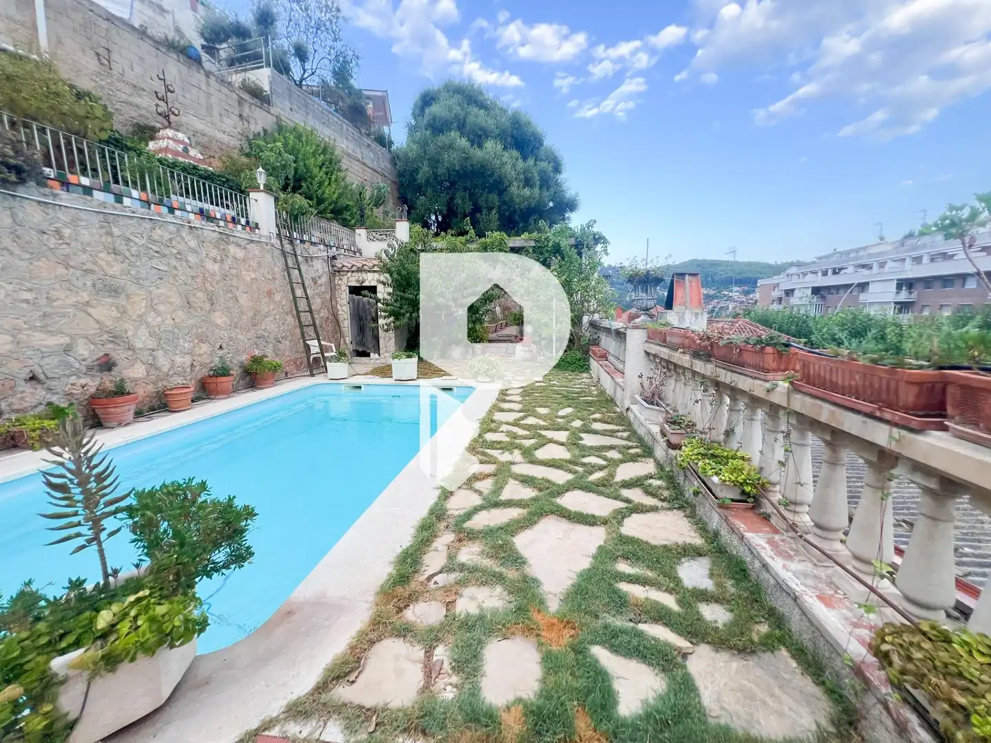 Piscina de Casa o chalet en venta en Vallirana con Calefacción, Jardín privado y Terraza