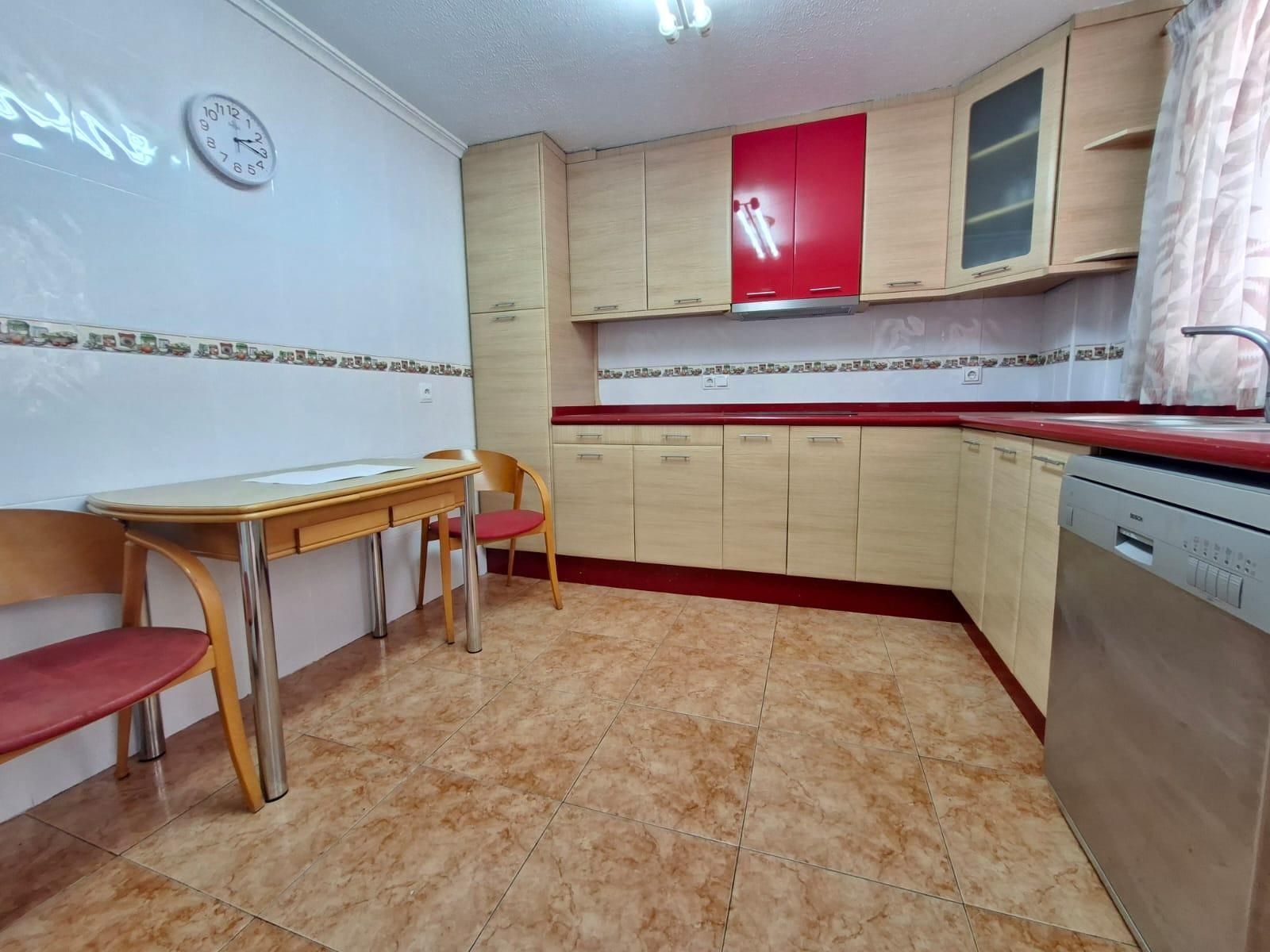 Kitchen of Flat to rent in Elda