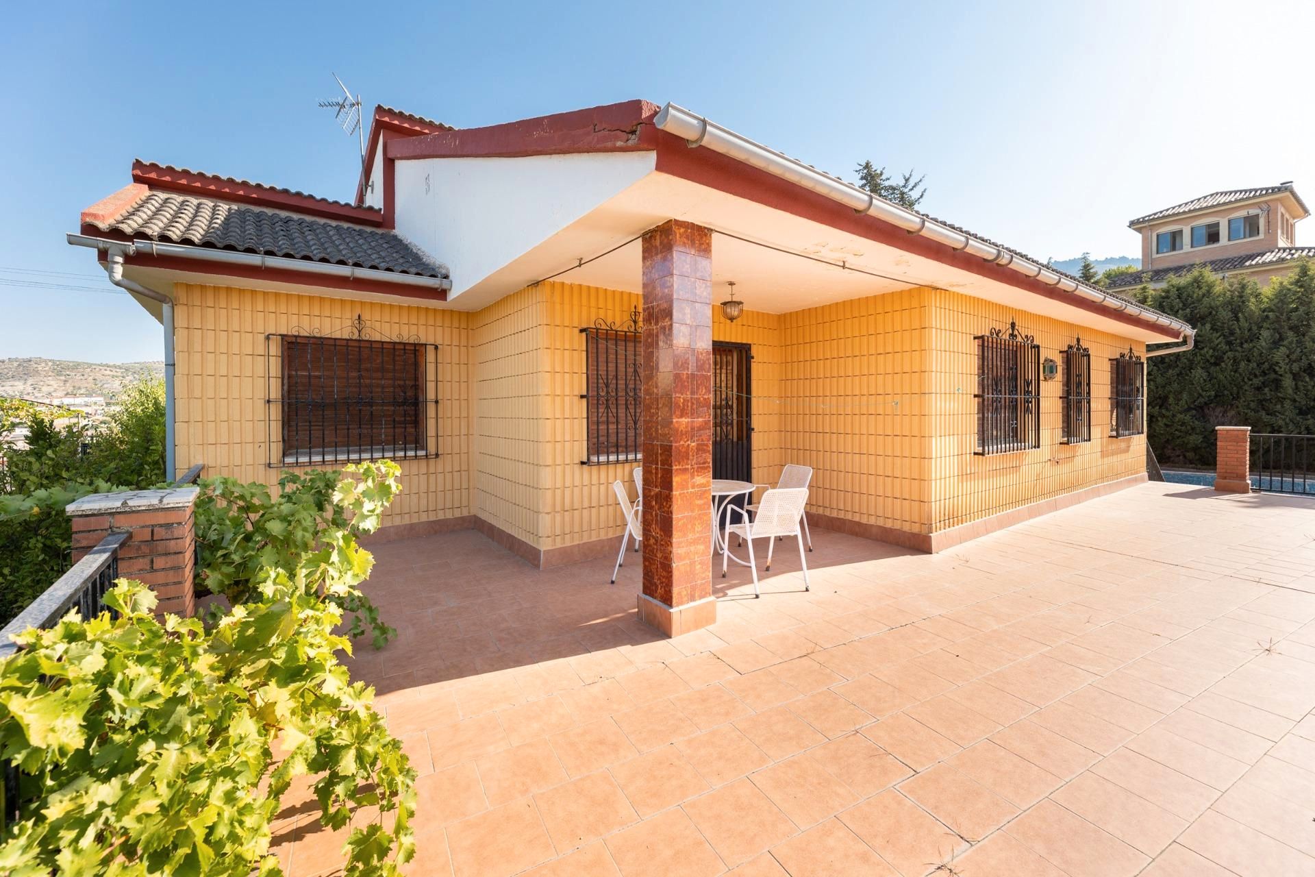 Exterior view of House or chalet for sale in Alfacar  with Heating, Private garden and Terrace