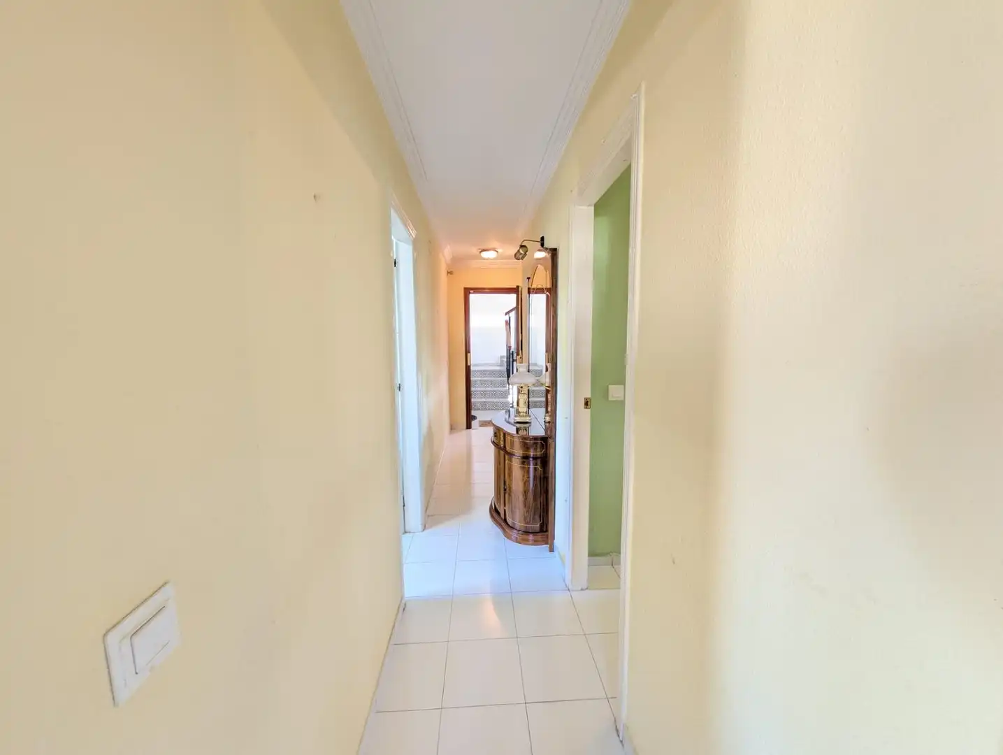 Wohnung zum Verkauf in Torremolinos mit Klimaanlage, Privatgarten und Terrasse