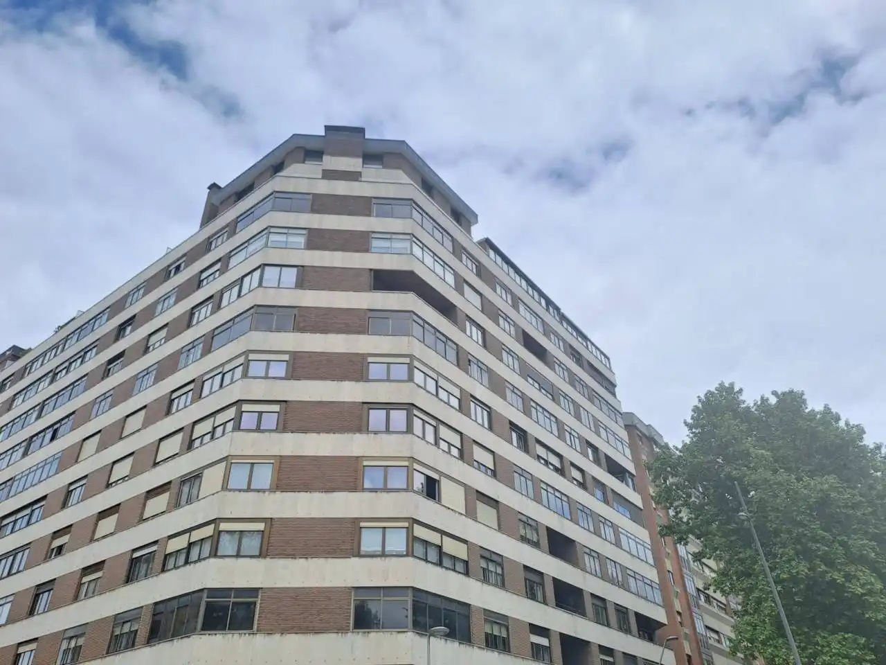 Vista exterior de Pis en venda en Burgos amb Calefacció, Parquet i Terrassa