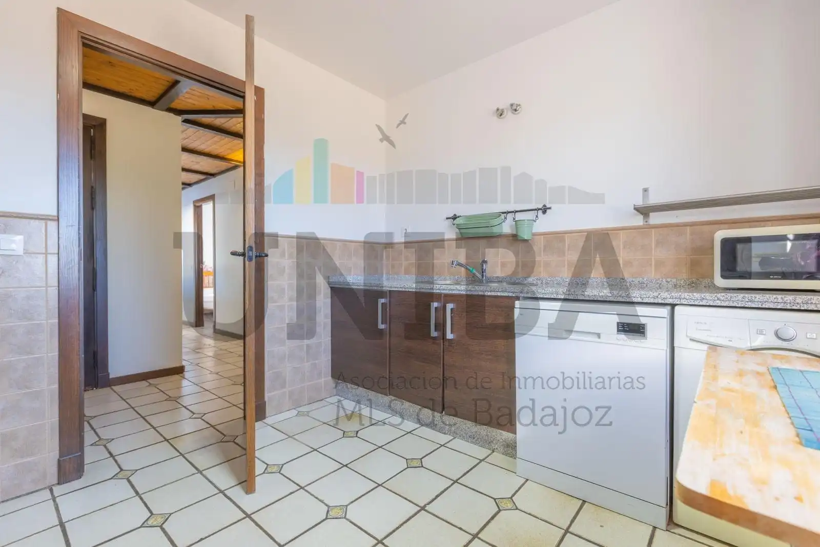 Cuina de Casa o xalet en venda en Badajoz amb Aire condicionat, Jardí privat i Piscina