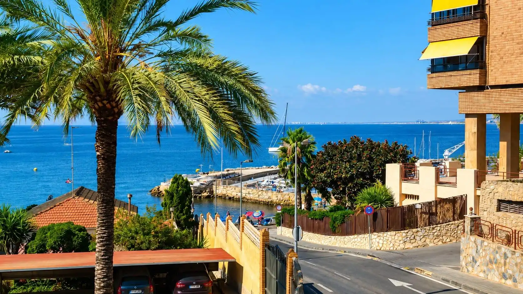 Vista exterior de Local en venda en Alicante / Alacant amb Aire condicionat