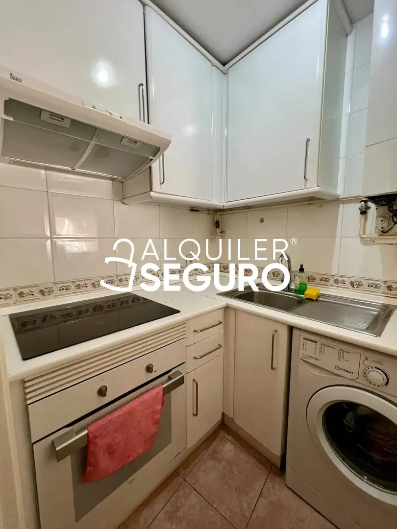 Küche von Wohnung zur Miete in Madrid mit Klimaanlage, Heizung und Möbliert