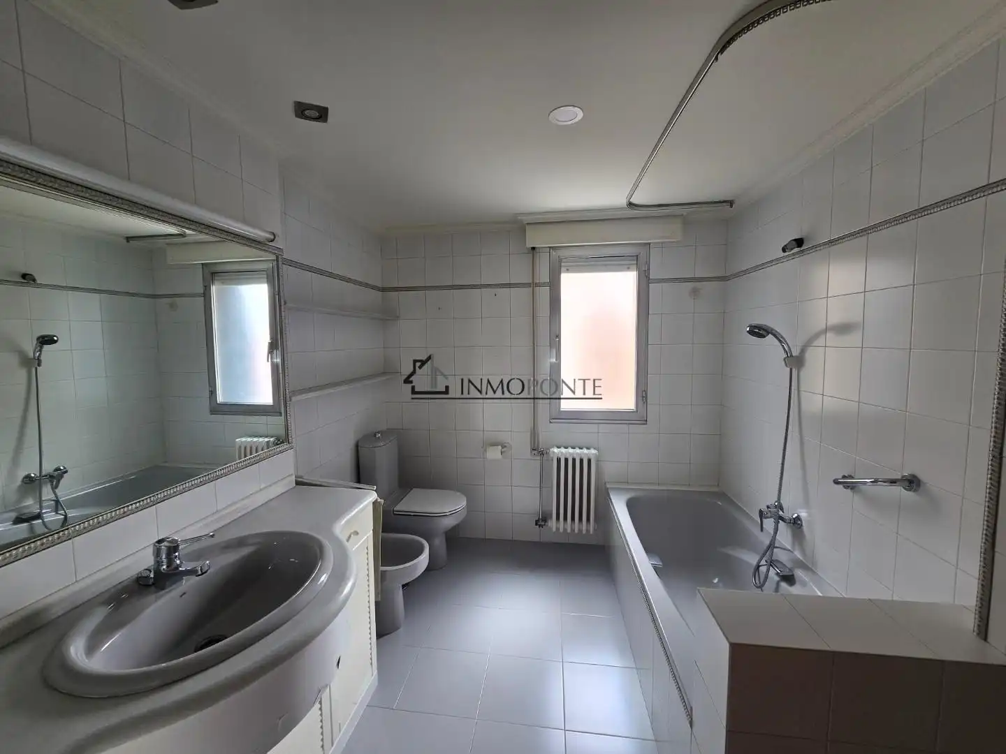Flat with lift to rent in Zona de Plaza de Barcelos, imagen 22
