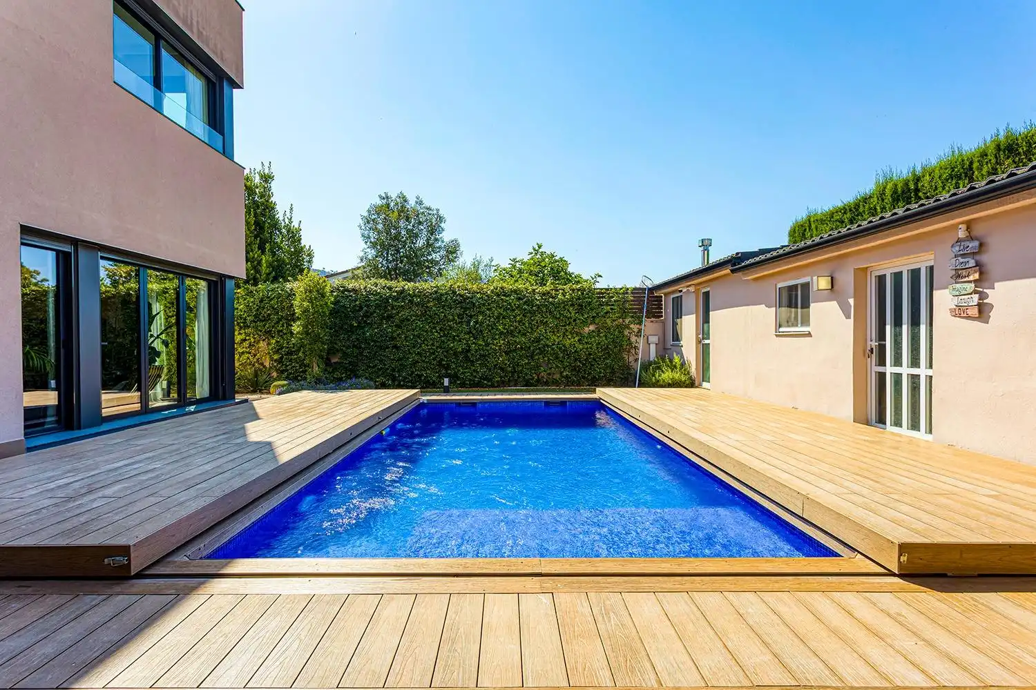Piscina de Casa o xalet en venda en La Torre de Claramunt amb Jardí privat, Terrassa i Traster