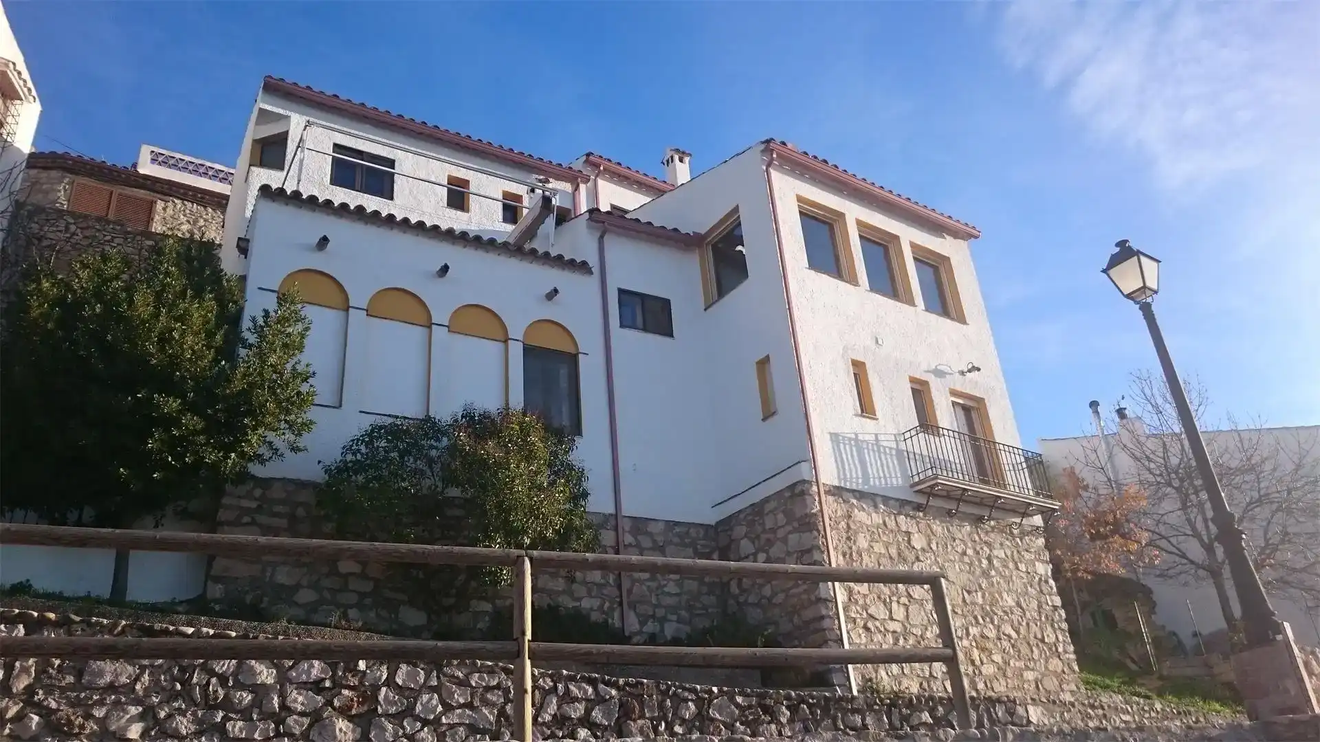 Vista exterior de Casa o xalet en venda en Segura de la Sierra amb Balcó