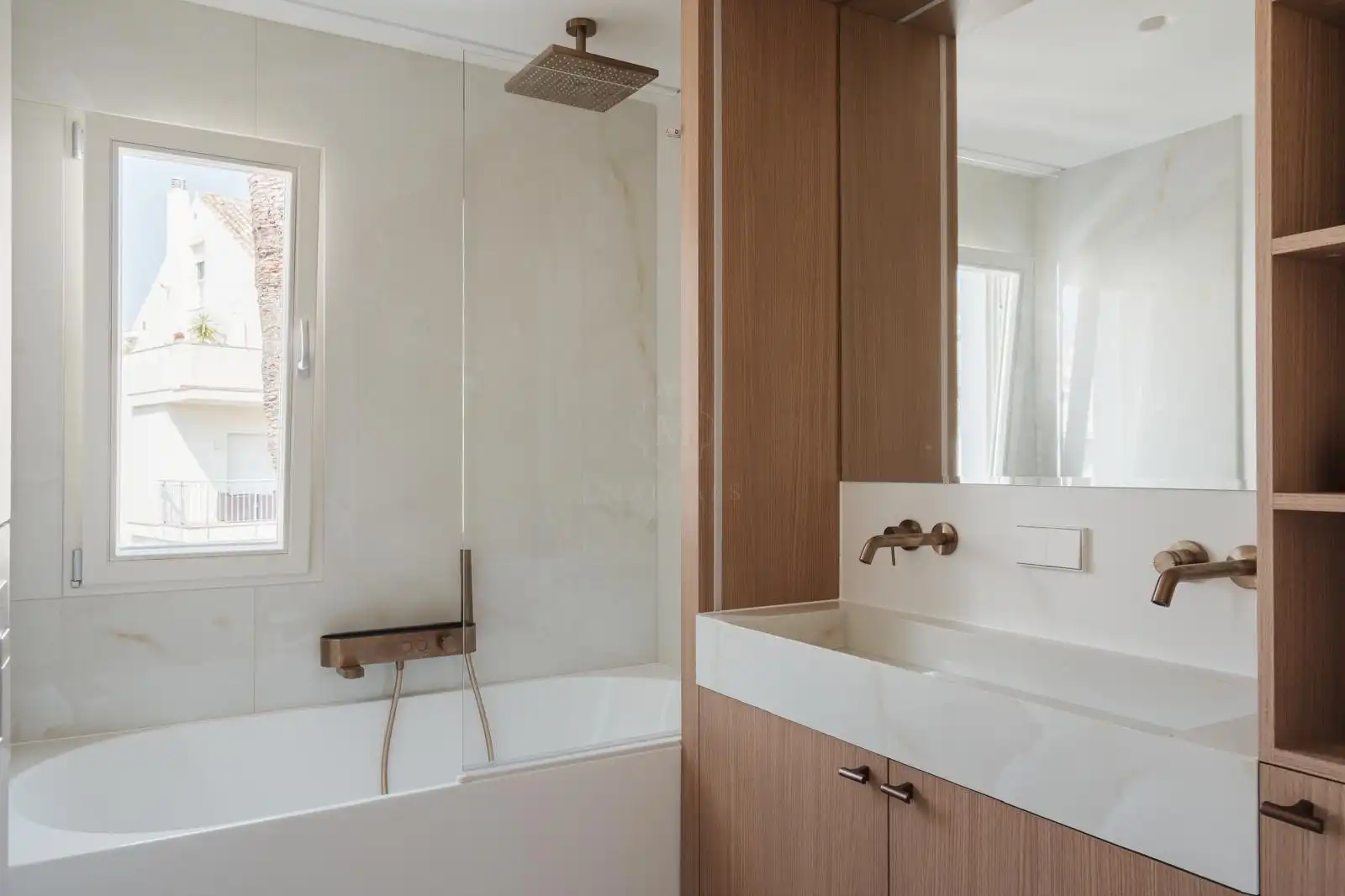 Bathroom of Attic for sale in Marbella  with Air Conditioner, Terrace and Swimming Pool