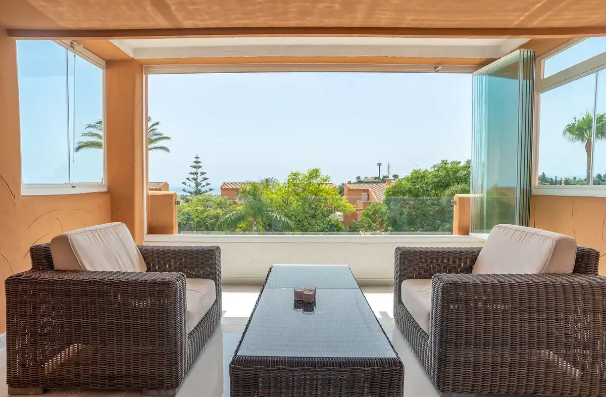 Piso con ascensor en venta en Elviria - Cabopino, imagen 2