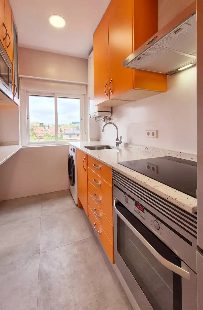 Kitchen of Flat for rent in Madrid  with Heating, Storage room and Oven