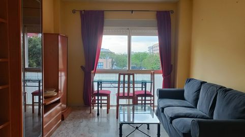 Foto 4 de Apartamento de alquiler en Calle Augusto Peyré, Parque Alcosa, Sevilla Capital