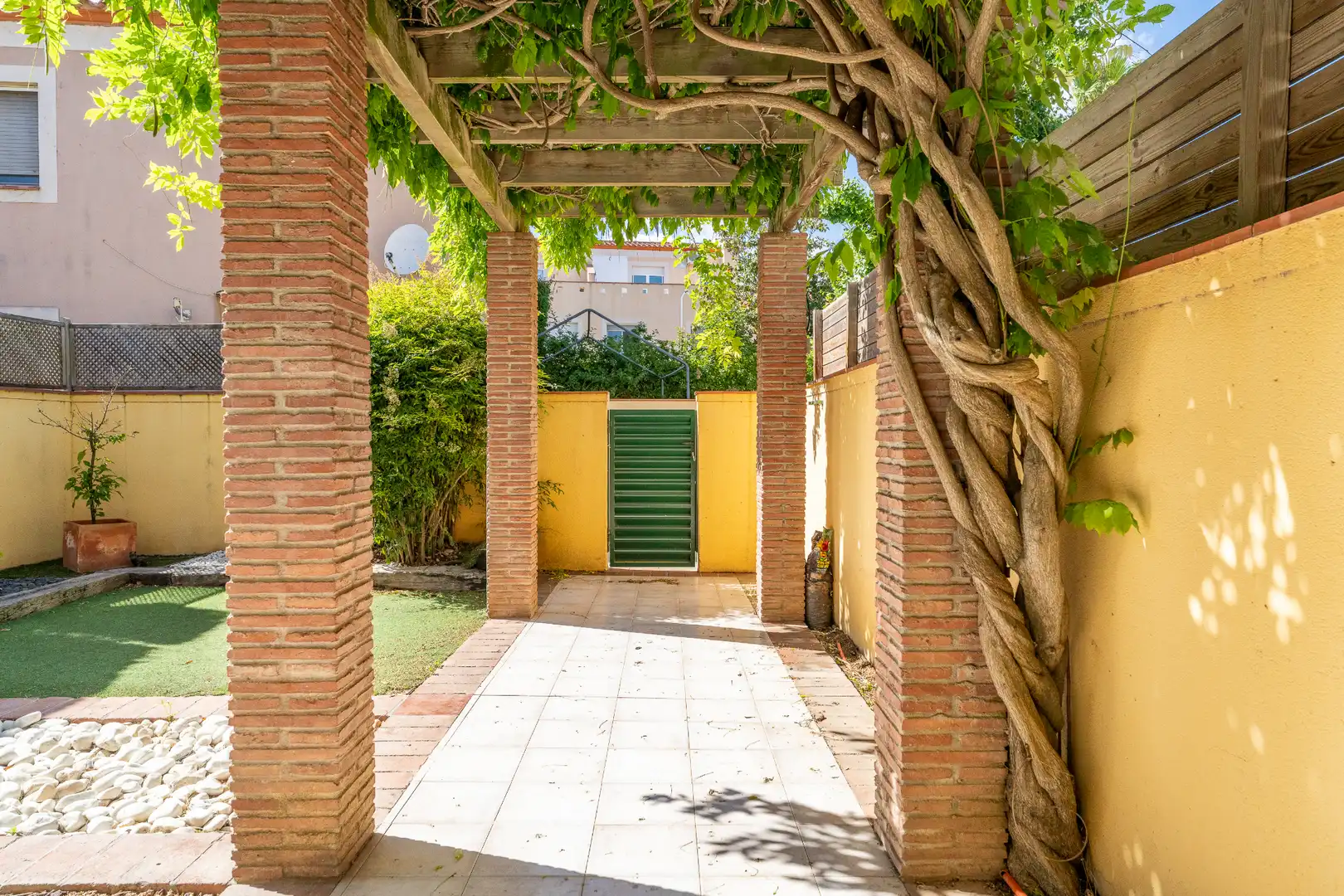 Jardí de Casa adosada en venda en Reus amb Aire condicionat, Calefacció i Jardí privat