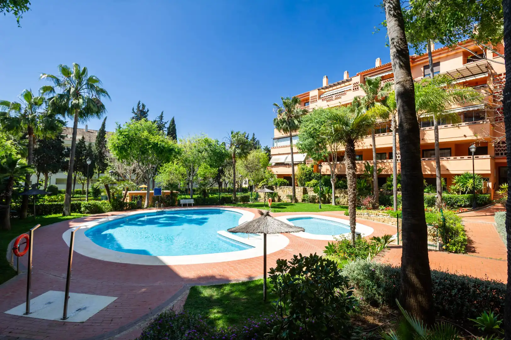 Jardín de Apartamento en venta en Marbella con Aire acondicionado, Terraza y Horno
