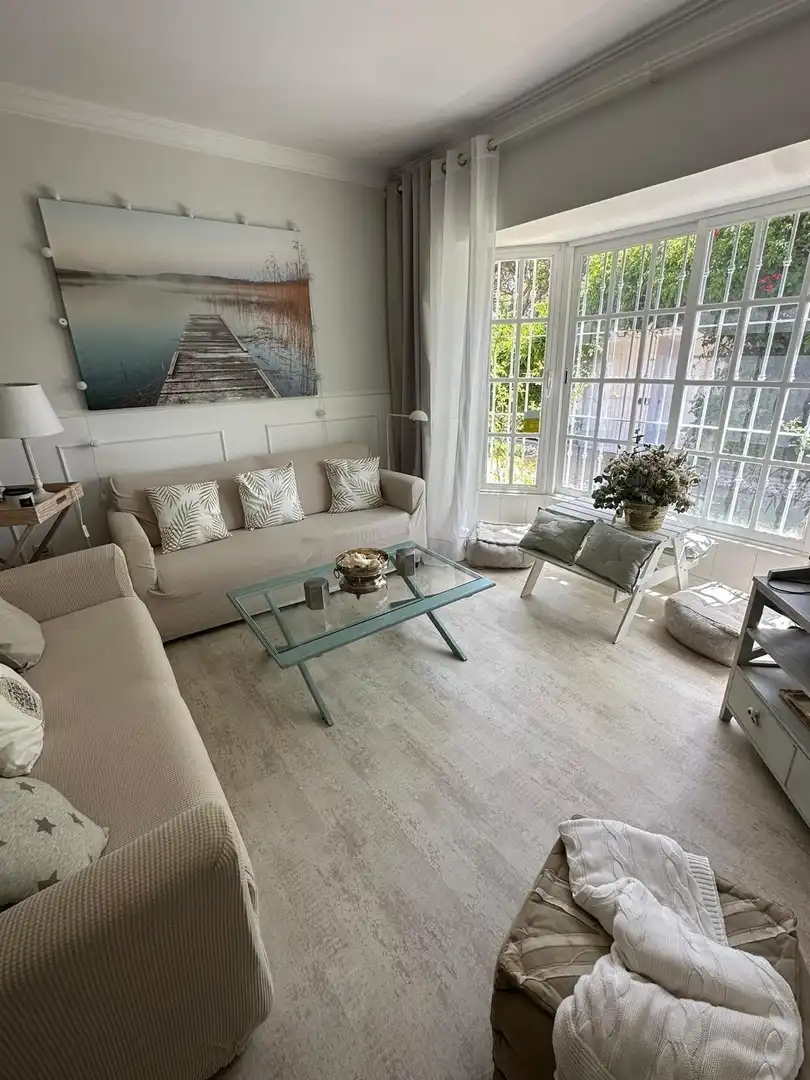 Sala d'estar de Casa o xalet en venda en Chiclana de la Frontera amb Aire condicionat, Calefacció i Jardí privat
