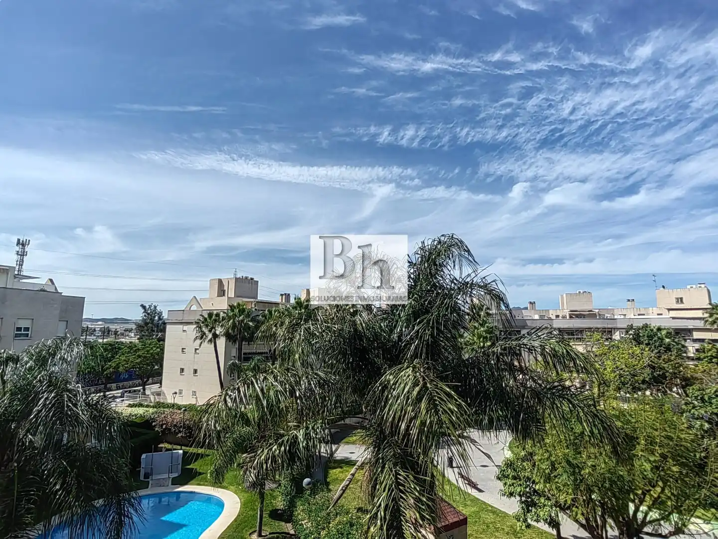 Vista exterior de Pis en venda en Málaga amb Aire condicionat, Jardí privat i Terrassa