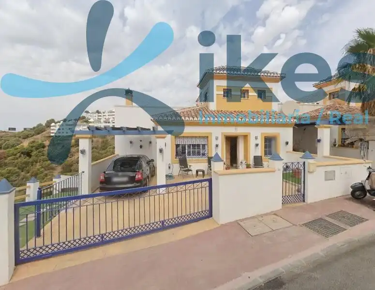 Casa con piscina in vendita a Calahonda