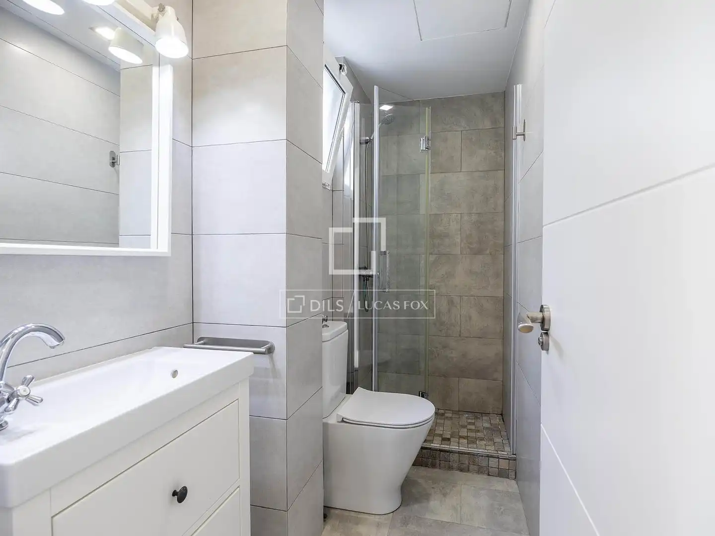 Baño de Ático de alquiler en Valencia con Aire acondicionado, Parquet y Terraza
