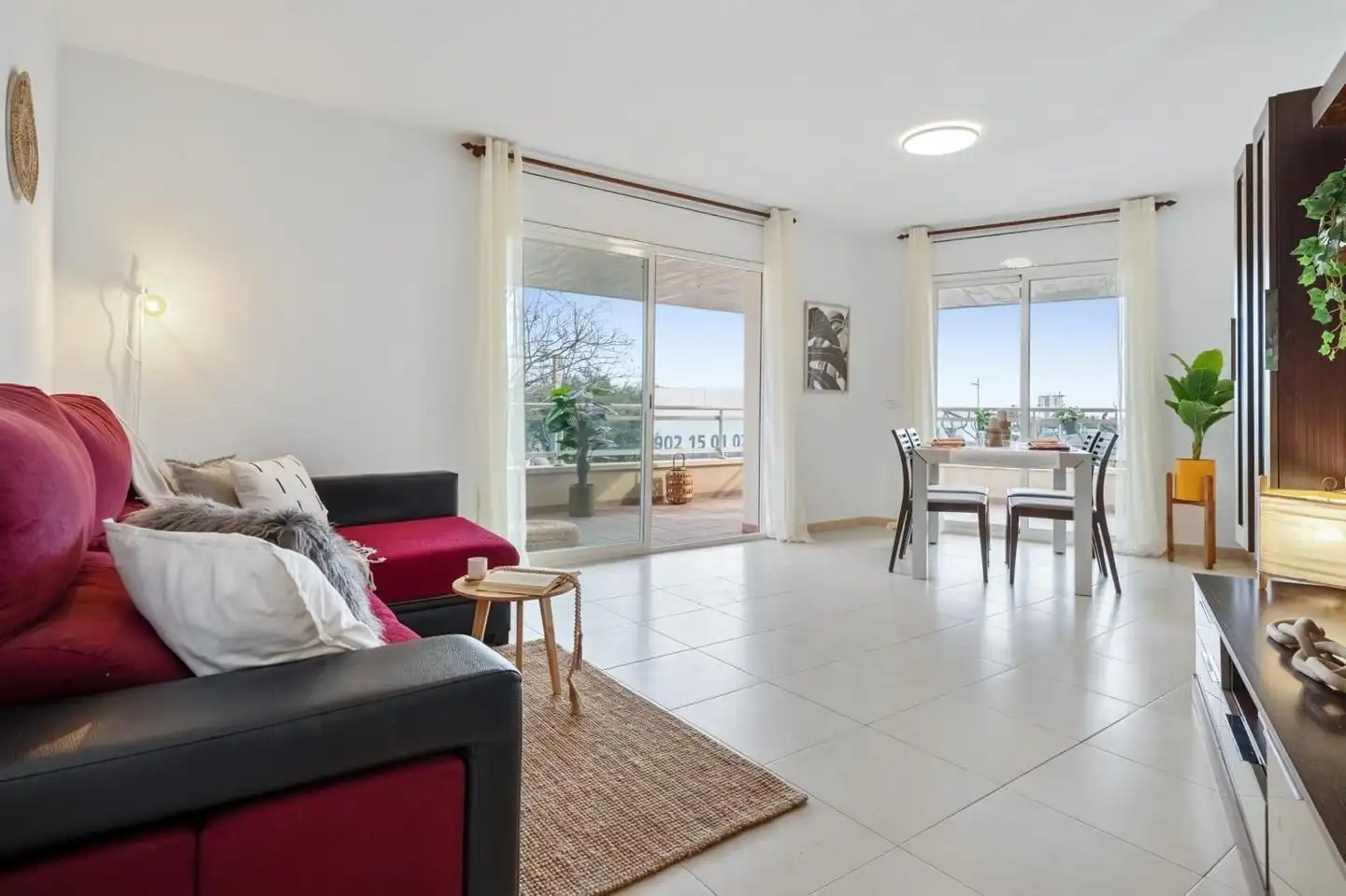 Sala de estar de Piso en venta en Cambrils con Terraza, Amueblado y Piscina comunitaria