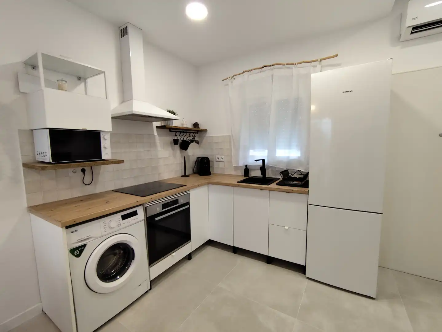 Cuina de Casa o xalet de lloguer en Sanlúcar de Barrameda amb Aire condicionat, Calefacció i Terrassa