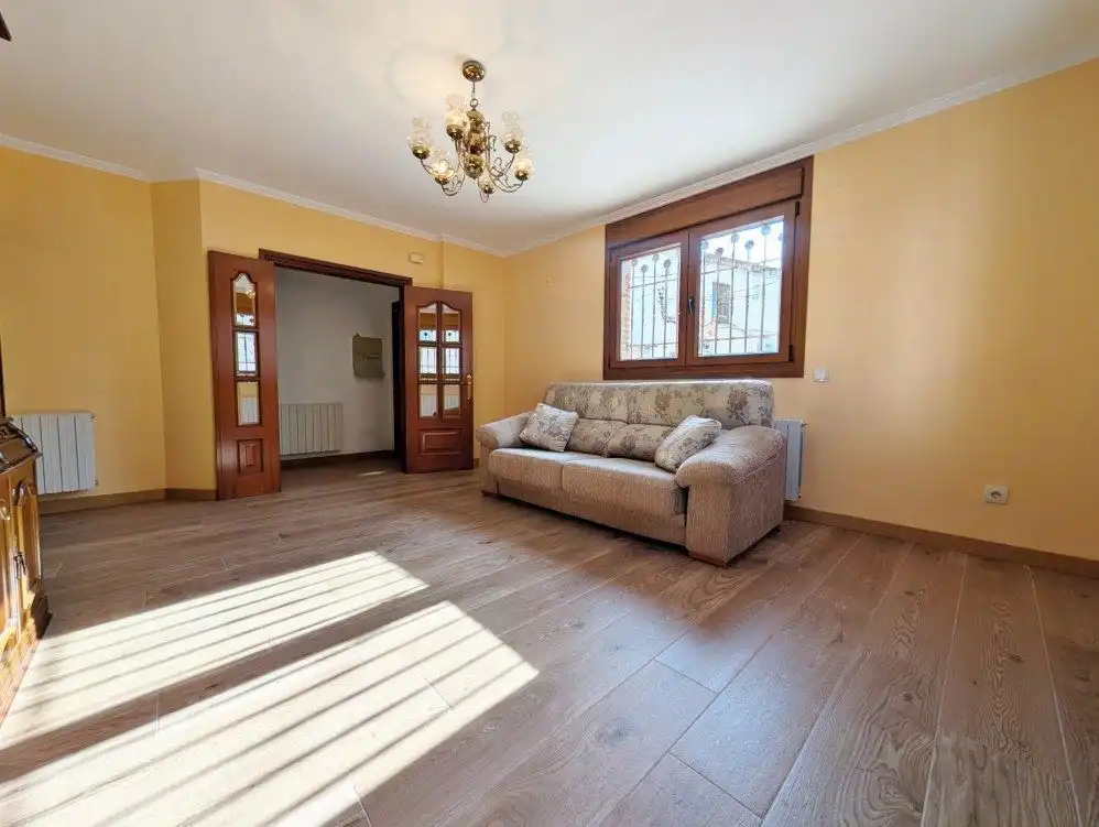 Sala de estar de Casa adosada en venta en El Burgo de Ebro con Calefacción, Terraza y Trastero