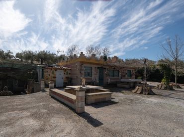Casa rústica amb jardí en venda a Sierra Elvira