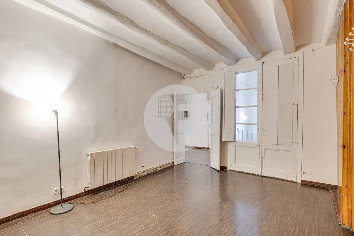 Piso en venta en Barcelona con Calefacción y Balcón