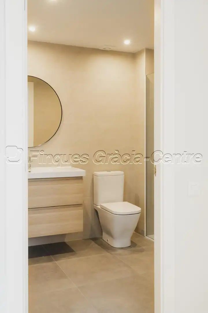 Baño de Piso de alquiler en Sabadell con Aire acondicionado, Calefacción y Parquet
